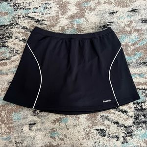 🌸 3/$30 Reebok Black and White Athletic Skort